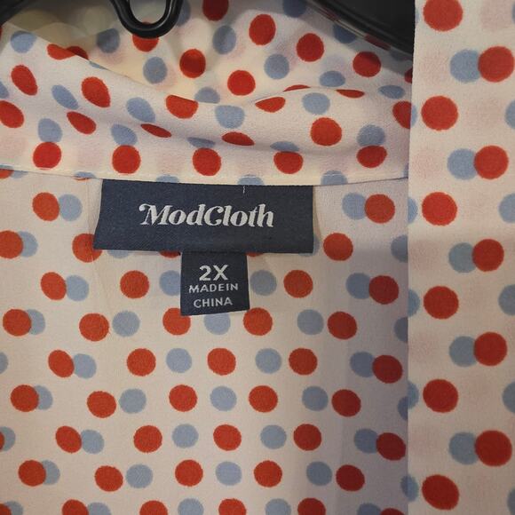 Modcloth Womens Polka Dot Tie Neck Button Front Blouse Plus size 2X Red Blue - Picture 3 of 3
